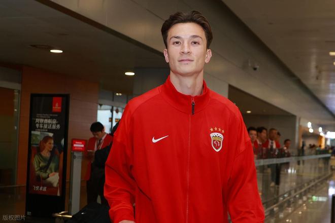 刚刚！赛前马赛队长鼓劲上海久事围绕亚冠临场应变，风云突变尼斯集结日队长鼓劲