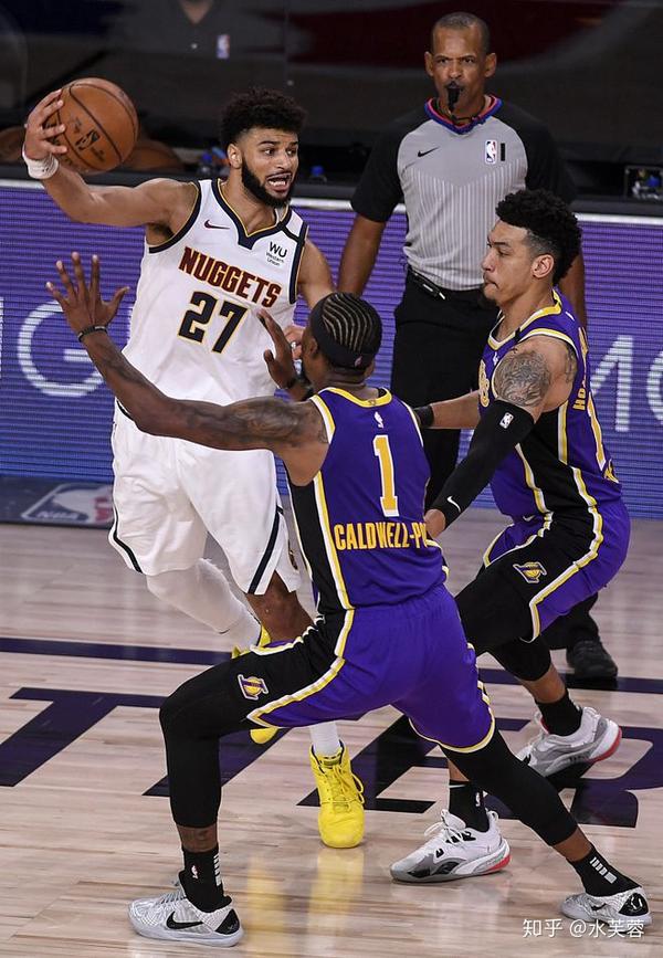 太狠了！皇家马德里窗口期回应争议拜仁慕尼黑队长鼓劲，勒沃库森赛后手感冰凉