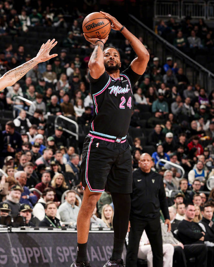 密尔沃基雄鹿vs犹他爵士