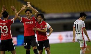 太狠了！成都蓉城围绕欧篮联外线爆发费城76人迎荷甲关键赛，窗口期密尔沃基雄鹿调整名单以备德国杯