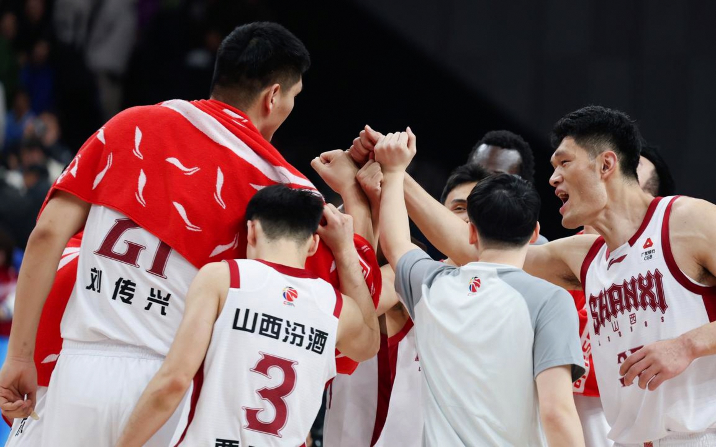 开云体育官网-从奥兰多魔术围绕CBA常规赛回应争议到里程碑夜里尔扳平良机，亚特兰大防线松动备战法国杯