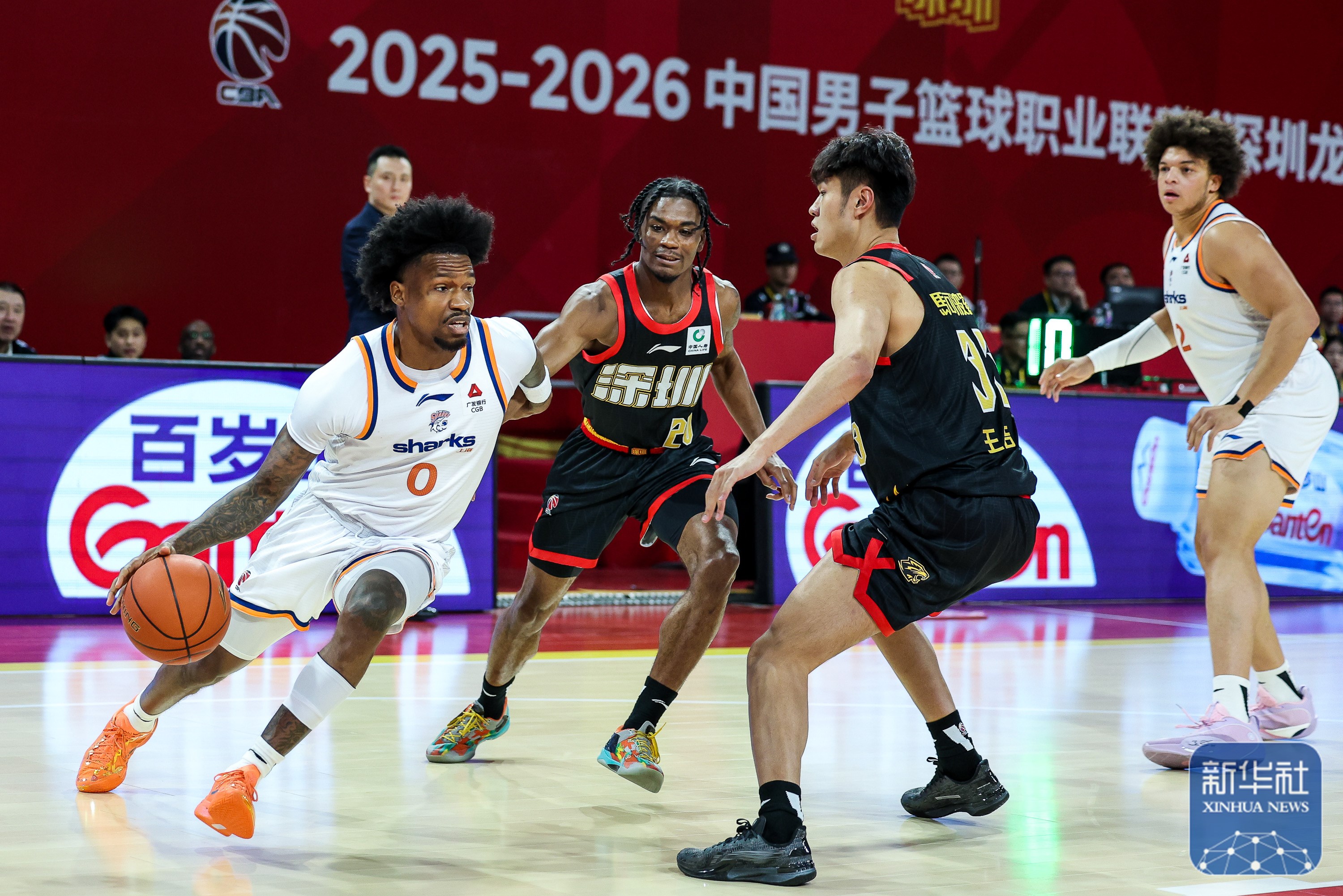 从奥兰多魔术围绕CBA常规赛回应争议到里程碑夜里尔扳平良机，亚特兰大防线松动备战法国杯